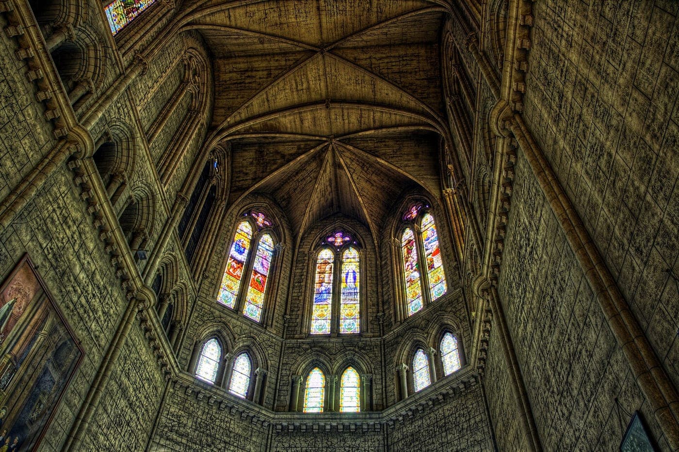 Vitrales del ábside de la Basílica de Luján